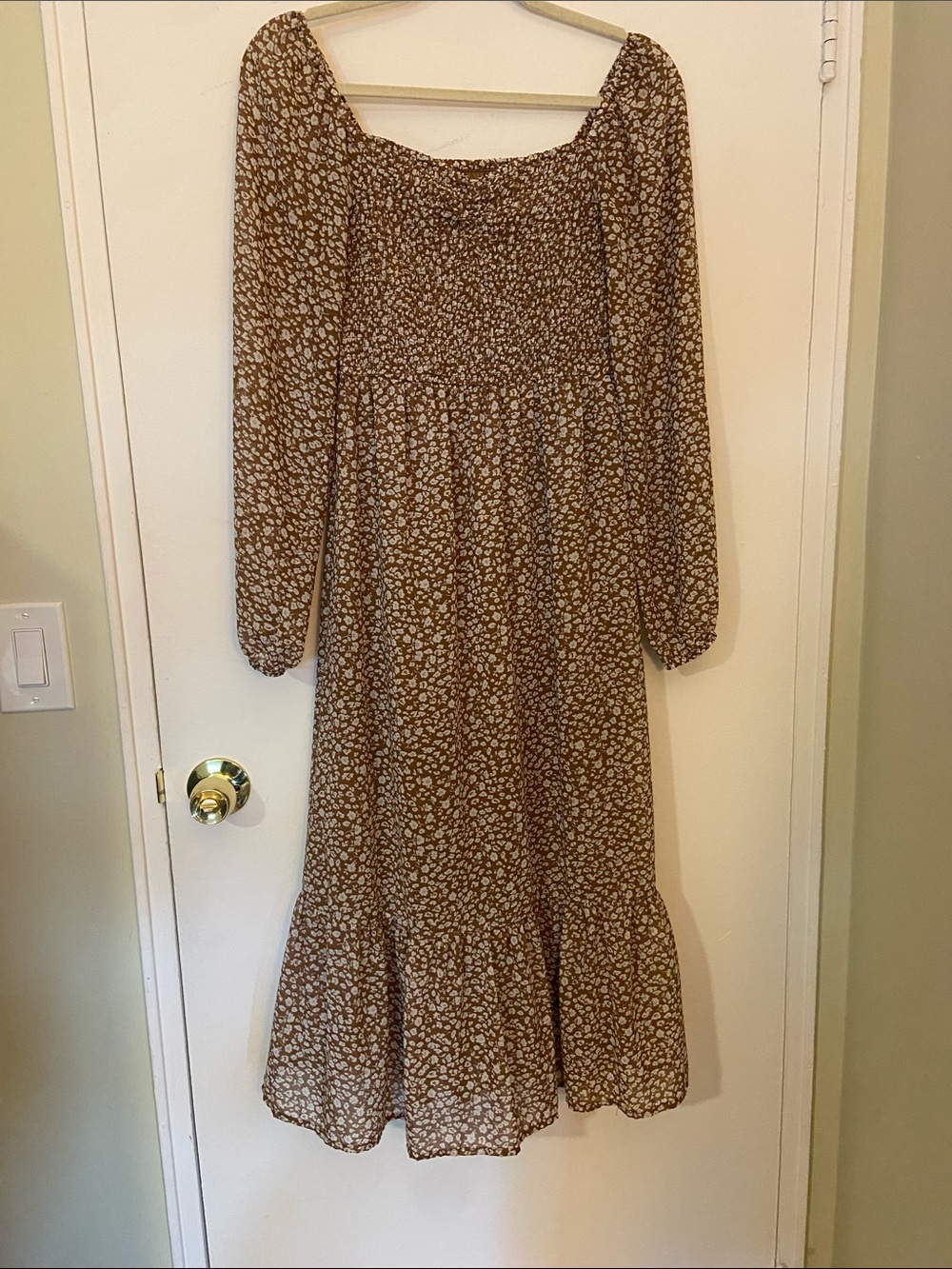 Jessica Simpson Brown Floral Smocked Top